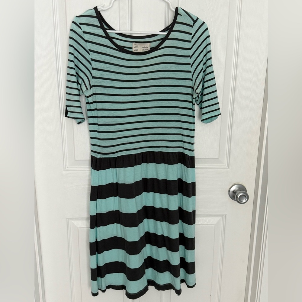 Anthropologie Dress Sz small by Monday Tuesday has pockets
